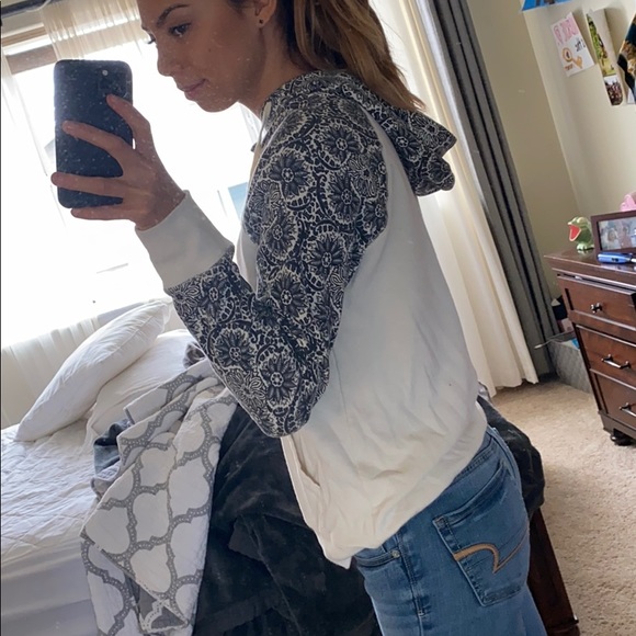 Sweatshirt - Picture 3 of 3